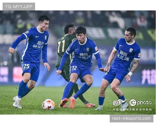 斯洛伐克反击提速，国家足球队展现强劲竞争力